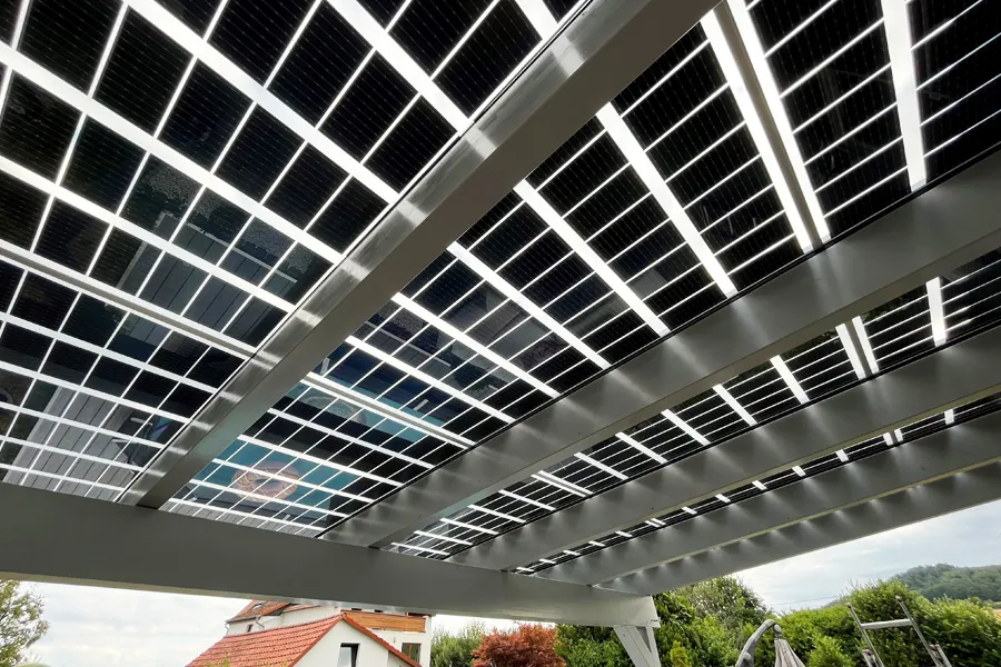 Doppelglasmodule mit Glasstoß dauerhaft dicht montieren Befestigungsprofile für Solarglas bei falcher Dachneigung