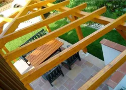 Terrassenüberdachung aus Holz selber bauen mit einem Glasdach
